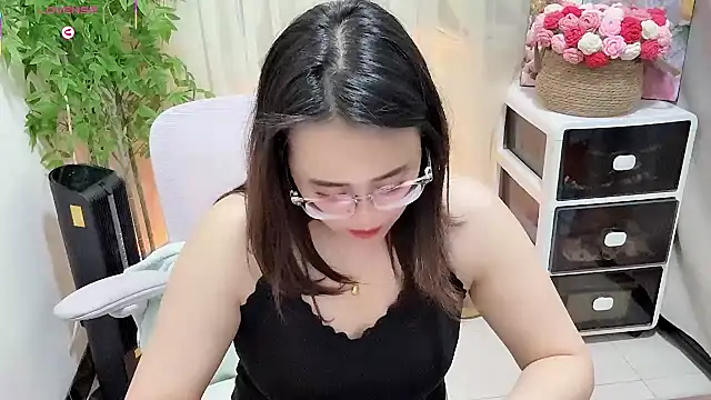 Snapshot of NEWONETO chatting on April 26, 2:48 pm NEWONETO online show from April 26, 2:48 pm