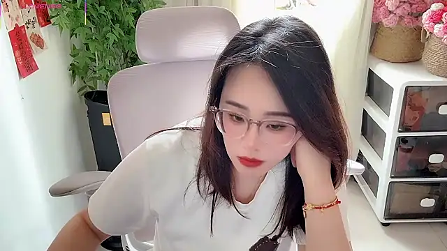 Snapshot of NEWONETO chatting on May 10, 5:12 am NEWONETO online show from May 10, 5:12 am