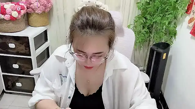 Snapshot of NEWONETO chatting on June 30, 2:07 pm NEWONETO online show from June 30, 2:07 pm