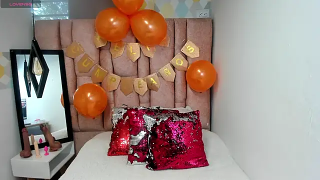 Issa Milf   online show from March 24, 1:49 pm