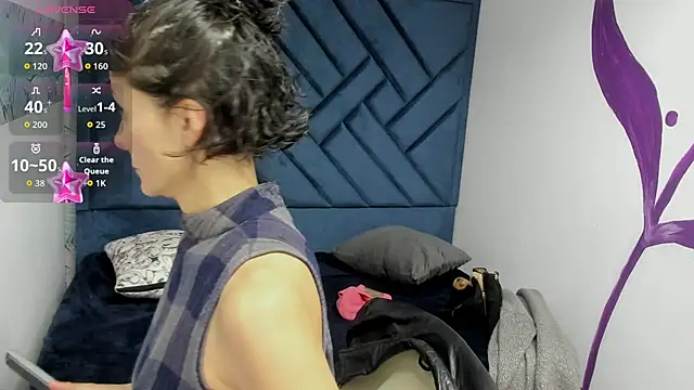 Valery More   online show from October 11, 12:15 pm