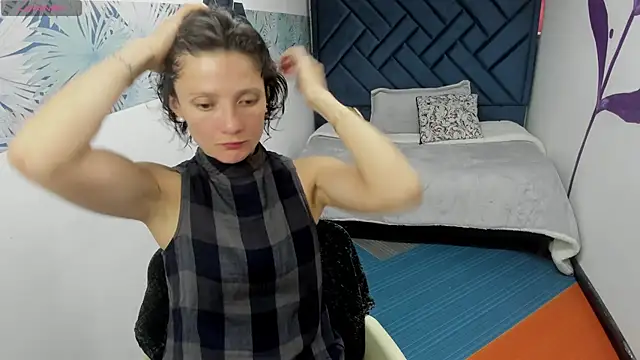 Valery More   online show from December 4, 12:25 pm