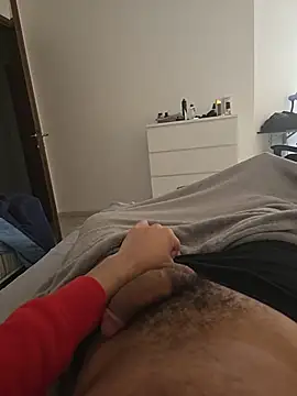 Snapshot of hungboy94 chatting on February 27, 3:01 pm hungboy94 online show from February 27, 3:01 pm