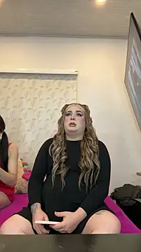 Redvelvett22 online show from October 30, 4:58 am