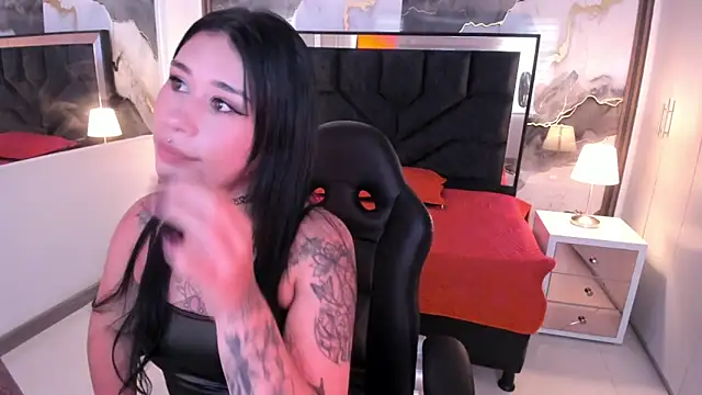 SusanVilla online show from March 28, 7:46 pm