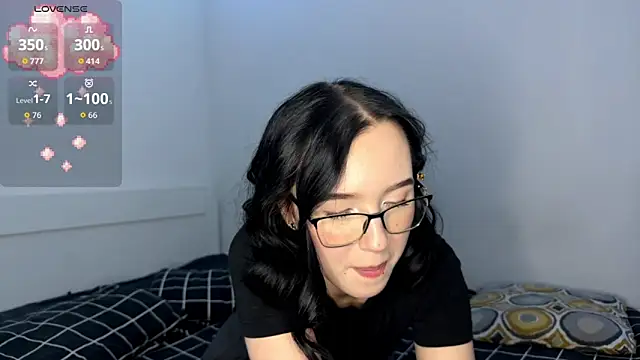 Snapshot of KayaNorth chatting on October 3, 9:12 pm KayaNorth online show from October 3, 9:12 pm