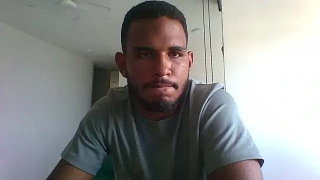 Snapshot of jesusacastrop25 chatting on July 16, 3:29 pm jesusacastrop25 online show from July 16, 3:29 pm