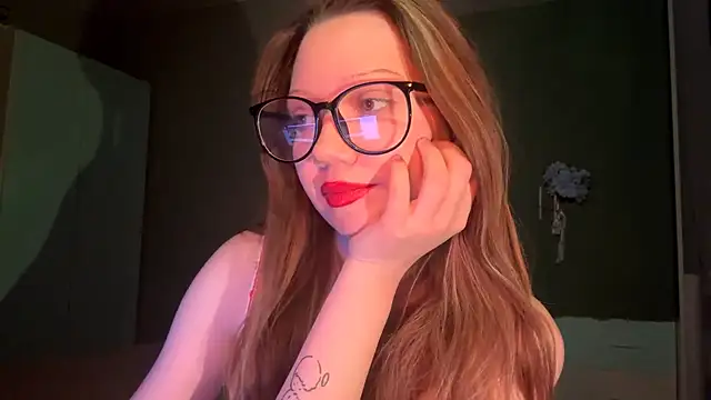 EmiIyKitty online show from November 1, 7:49 pm