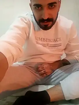 Snapshot of mehmets27 chatting on November 17, 6:14 pm mehmets27 online show from November 17, 6:14 pm