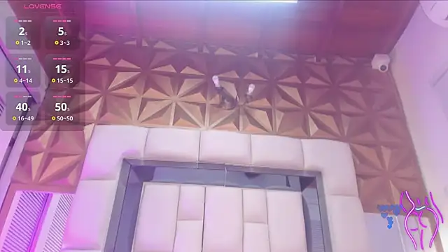 violet milleer online show from November 5, 7:03 pm