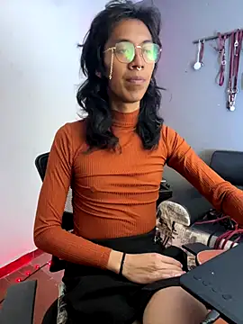 MadamLeRouge online show from November 29, 11:30 pm