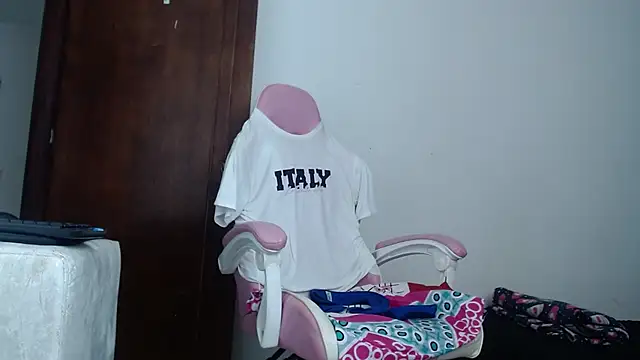 Snapshot of Adrew_fox chatting on October 23, 5:33 pm Adrew fox online show from October 23, 5:33 pm