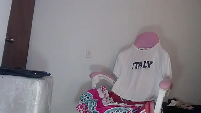 Snapshot of Adrew_fox chatting on October 26, 2:23 pm Adrew fox online show from October 26, 2:23 pm