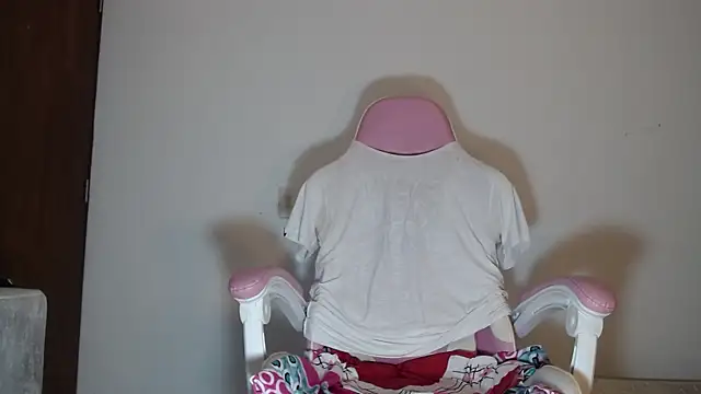 Snapshot of Adrew_fox chatting on November 13, 7:13 pm Adrew fox online show from November 13, 7:13 pm