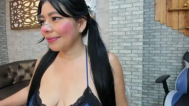 Alisonn Doll online show from January 16, 7:07 pm