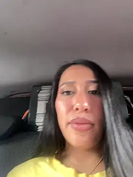 Amelia Rivas online show from April 8, 3:45 pm