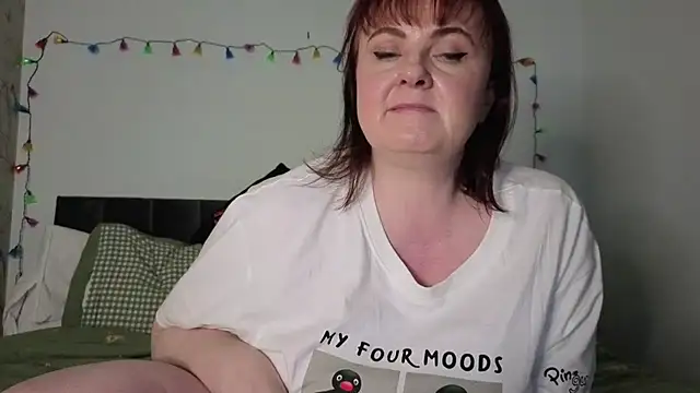 xJuicyLittlePrincessx online show from November 24, 9:14 pm