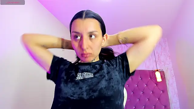 Iris  77 online show from October 29, 7:15 pm