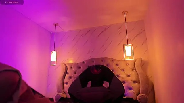 Iris  77 online show from December 16, 5:51 pm