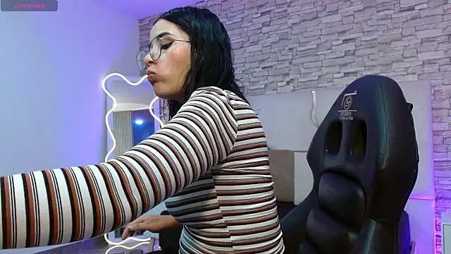 Snapshot of casse_tay chatting on November 18, 2:39 am casse tay online show from November 18, 2:39 am