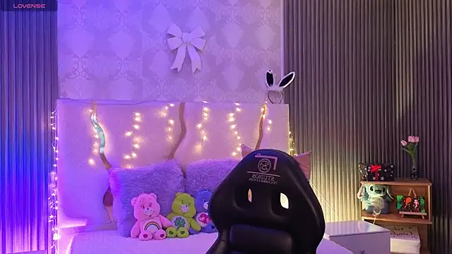 Ixchel tay online show from April 2, 4:10 am