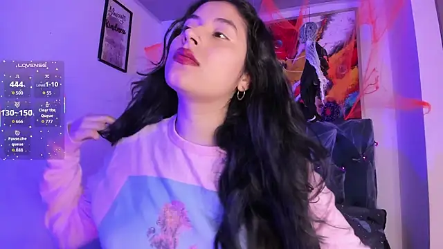 violet blaze online show from November 3, 11:11 am