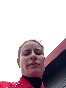 Snapshot of GoldenPussy1329 chatting on October 16, 9:54 am GoldenPussy1329 online show from October 16, 9:54 am