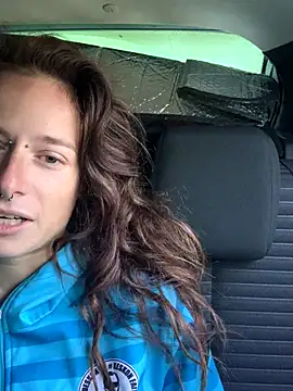 Snapshot of GoldenPussy1329 chatting on October 18, 7:20 am GoldenPussy1329 online show from October 18, 7:20 am