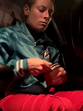 Snapshot of GoldenPussy1329 chatting on October 25, 6:35 pm GoldenPussy1329 online show from October 25, 6:35 pm