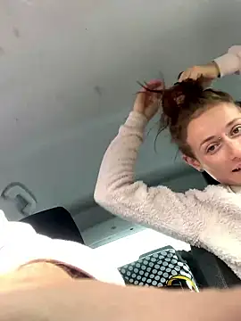 Snapshot of GoldenPussy1329 chatting on October 26, 12:33 pm GoldenPussy1329 online show from October 26, 12:33 pm