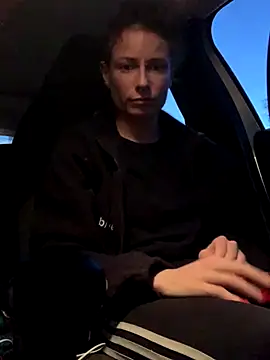 GoldenPussy1329 online show from November 10, 5:12 pm