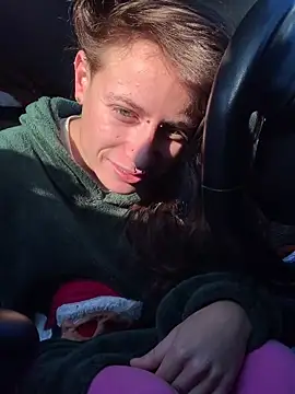 GoldenPussy1329 online show from November 18, 7:57 am