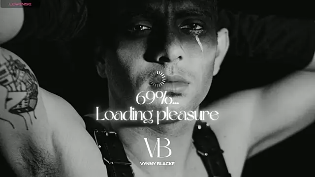 Snapshot of VynnyBlacke_ chatting on October 24, 8:38 pm VynnyBlacke online show from October 24, 8:38 pm