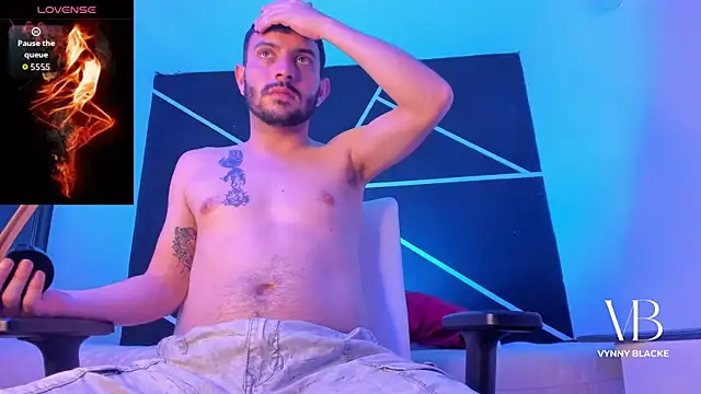 Snapshot of VynnyBlacke_ chatting on December 16, 8:47 pm VynnyBlacke online show from December 16, 8:47 pm