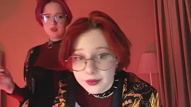 Snapshot of luna_son chatting on October 3, 10:18 pm luna son online show from October 3, 10:18 pm