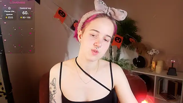 Snapshot of luna_son chatting on October 23, 9:24 pm luna son online show from October 23, 9:24 pm