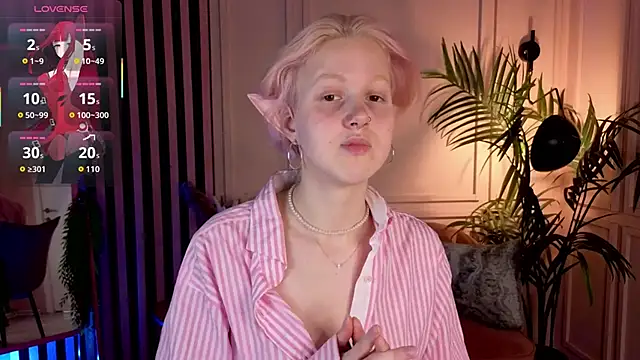 Snapshot of luna_son chatting on November 5, 9:59 pm luna son online show from November 5, 9:59 pm