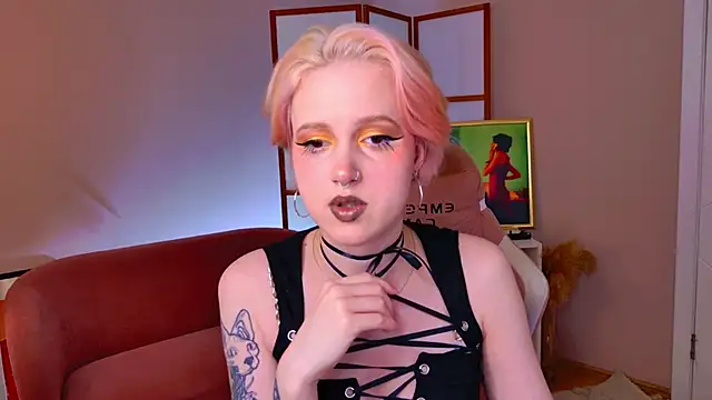 Snapshot of luna_son chatting on November 8, 9:24 pm luna son online show from November 8, 9:24 pm