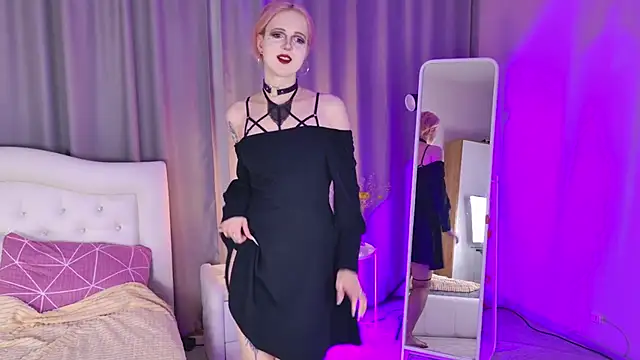 Snapshot of luna_son chatting on November 15, 9:11 pm luna son online show from November 15, 9:11 pm