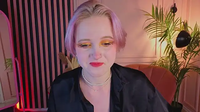 Snapshot of luna_son chatting on November 22, 6:12 am luna son online show from November 22, 6:12 am