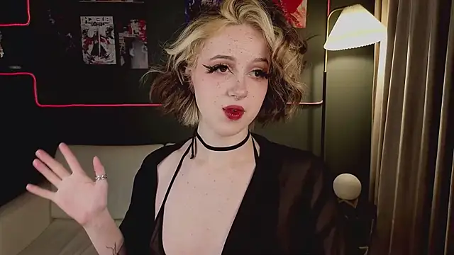 luna son online show from April 22, 10:22 pm