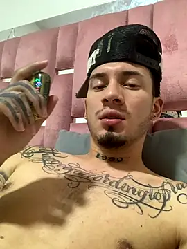 Snapshot of Golden_prince_ chatting on September 28, 2:28 am Golden prince online show from September 28, 2:28 am