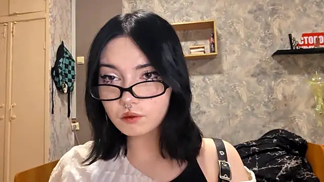 Beeping Creature online show from December 18, 3:29 pm