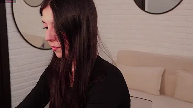 Snapshot of Azaliya_Haze chatting on October 1, 10:32 am Azaliya Haze online show from October 1, 10:32 am