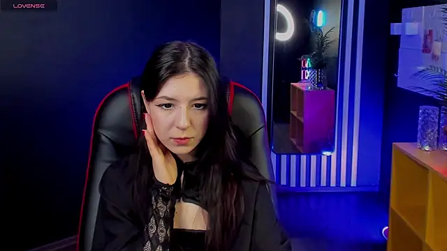 Snapshot of Azaliya_Haze chatting on October 12, 10:25 am Azaliya Haze online show from October 12, 10:25 am