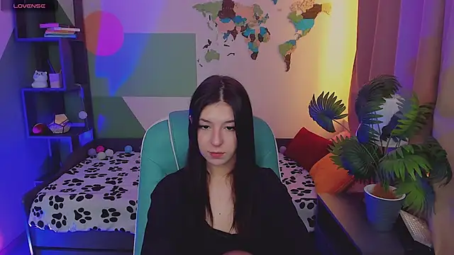 Snapshot of Azaliya_Haze chatting on October 17, 5:21 am Azaliya Haze online show from October 17, 5:21 am