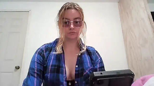 Snapshot of vagimosa chatting on October 20, 10:43 pm vagimosa online show from October 20, 10:43 pm