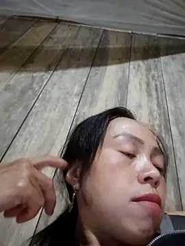 Snapshot of Tuyet_xx chatting on October 20, 3:29 am Tuyet xx online show from October 20, 3:29 am