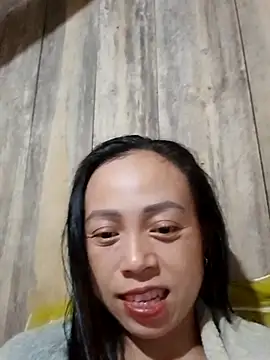 Snapshot of Tuyet_xx chatting on October 30, 2:29 pm Tuyet xx online show from October 30, 2:29 pm