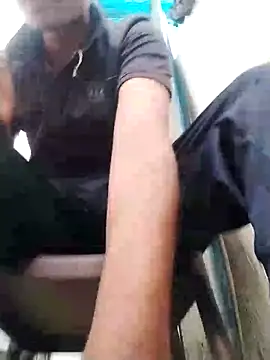 sexybobby13 online show from October 13, 9:09 am